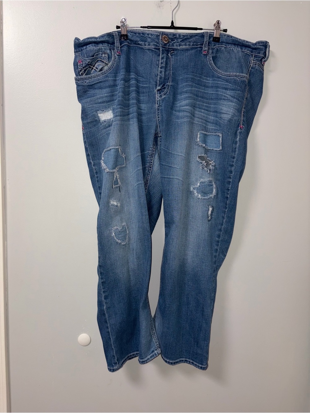 Hydraulic Distressed Medium Wash Boyfriend Jeans 42” Waist/26” Inseam No Tag